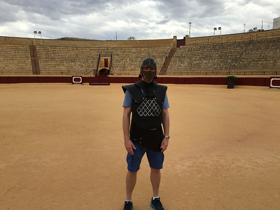Der Autor in der Arena von Osuna im aktuellen GoT-Look_crop