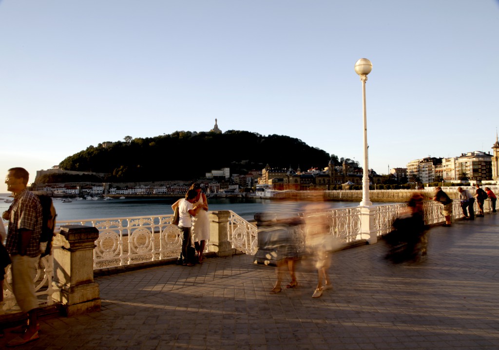 San Sebastián-Donosti. Paseo de La Concha y Monte Urgull