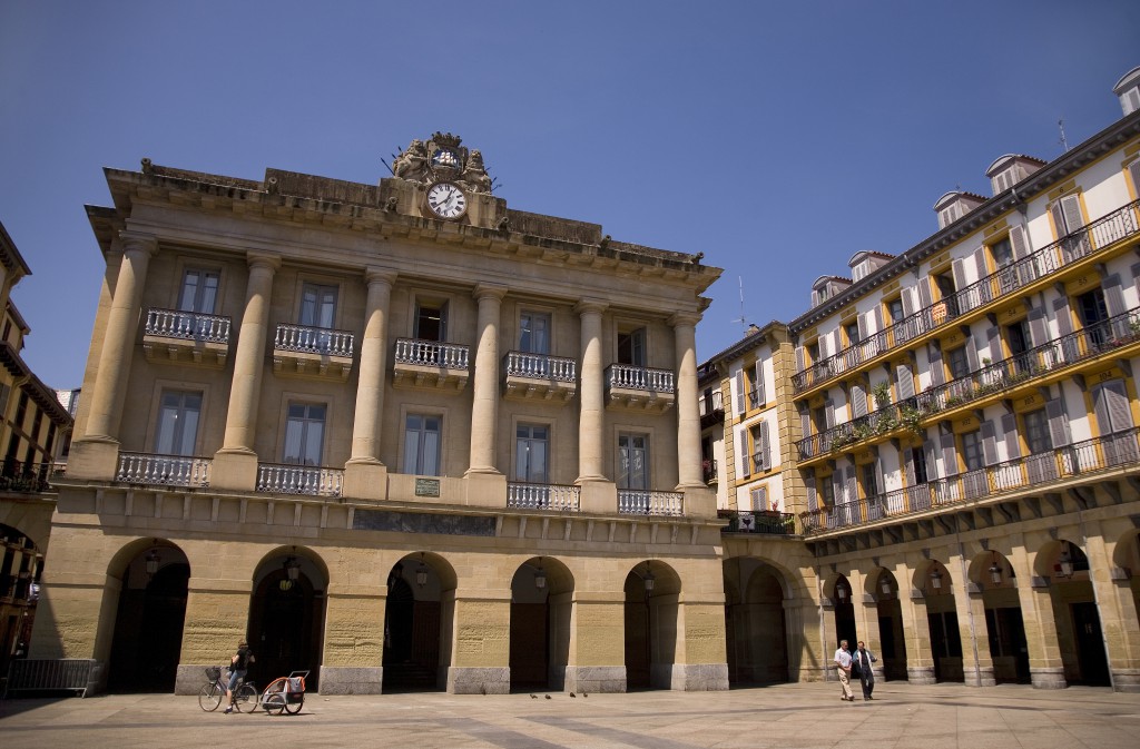 San Sebastián; Donosti. Plaza de la Constitución - Ayuntamiento